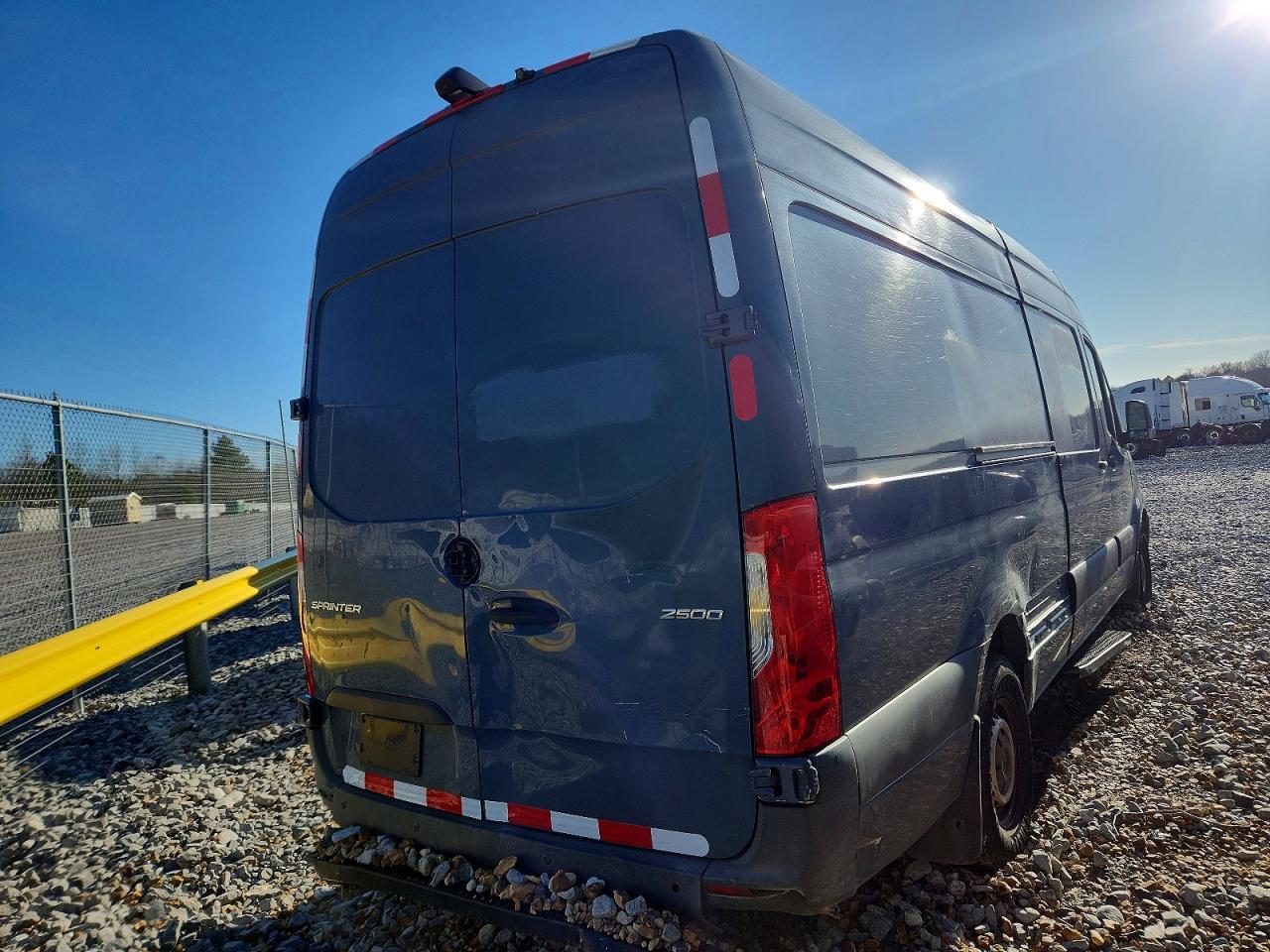 2019 Mercedes-Benz Sprinter VIN WD4PF1CD6KP135565 photo 3