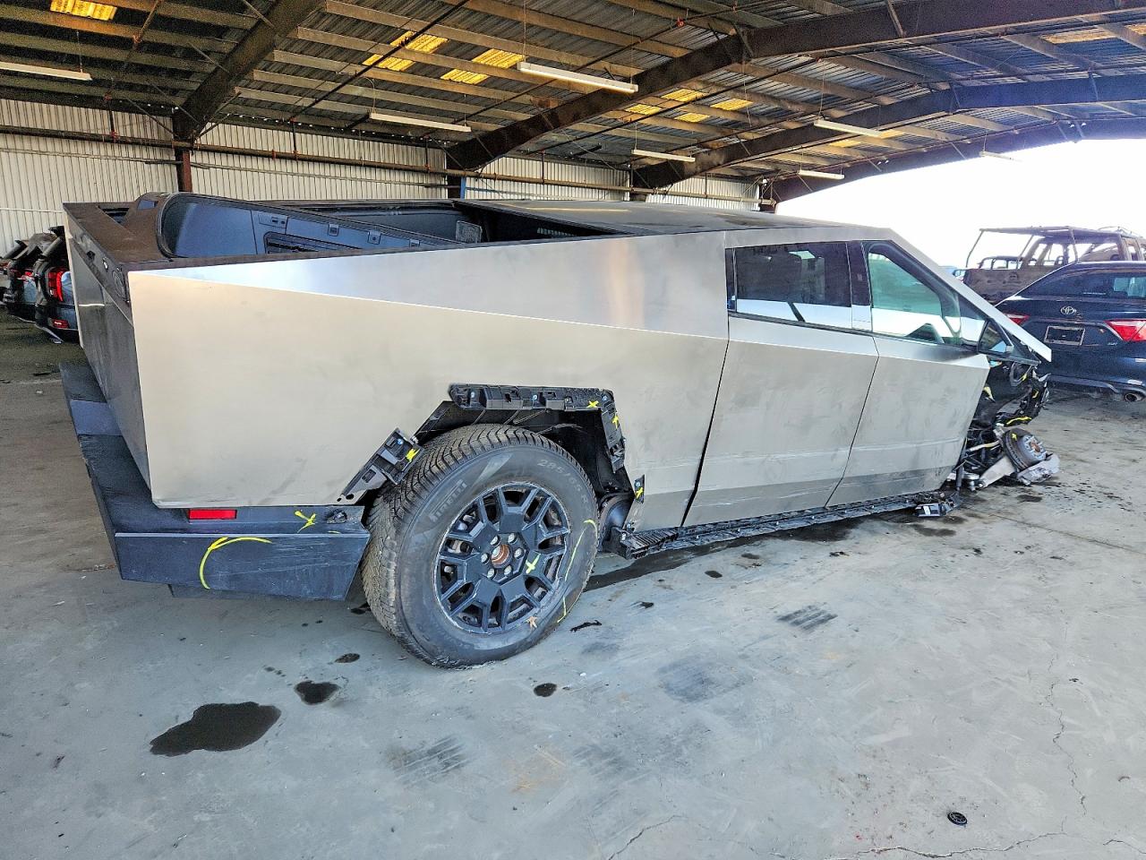 2025 Tesla Cybertruck VIN 7G2CEHED9SA075321 photo 3