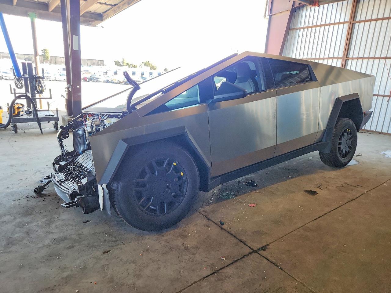 2025 Tesla Cybertruck VIN 7G2CEHED9SA075321 photo 1
