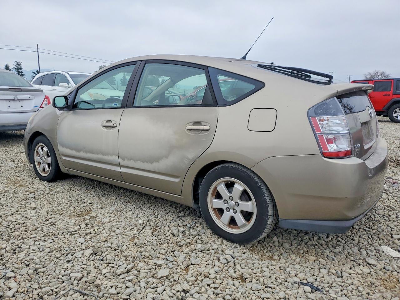 2004 Toyota Prius VIN JTDKB20U340023795 photo 2