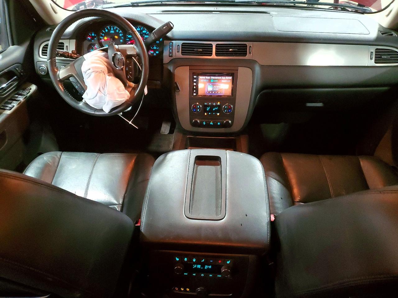 2010 Chevrolet Tahoe VIN 1GNUKBE08AR188657 photo 8
