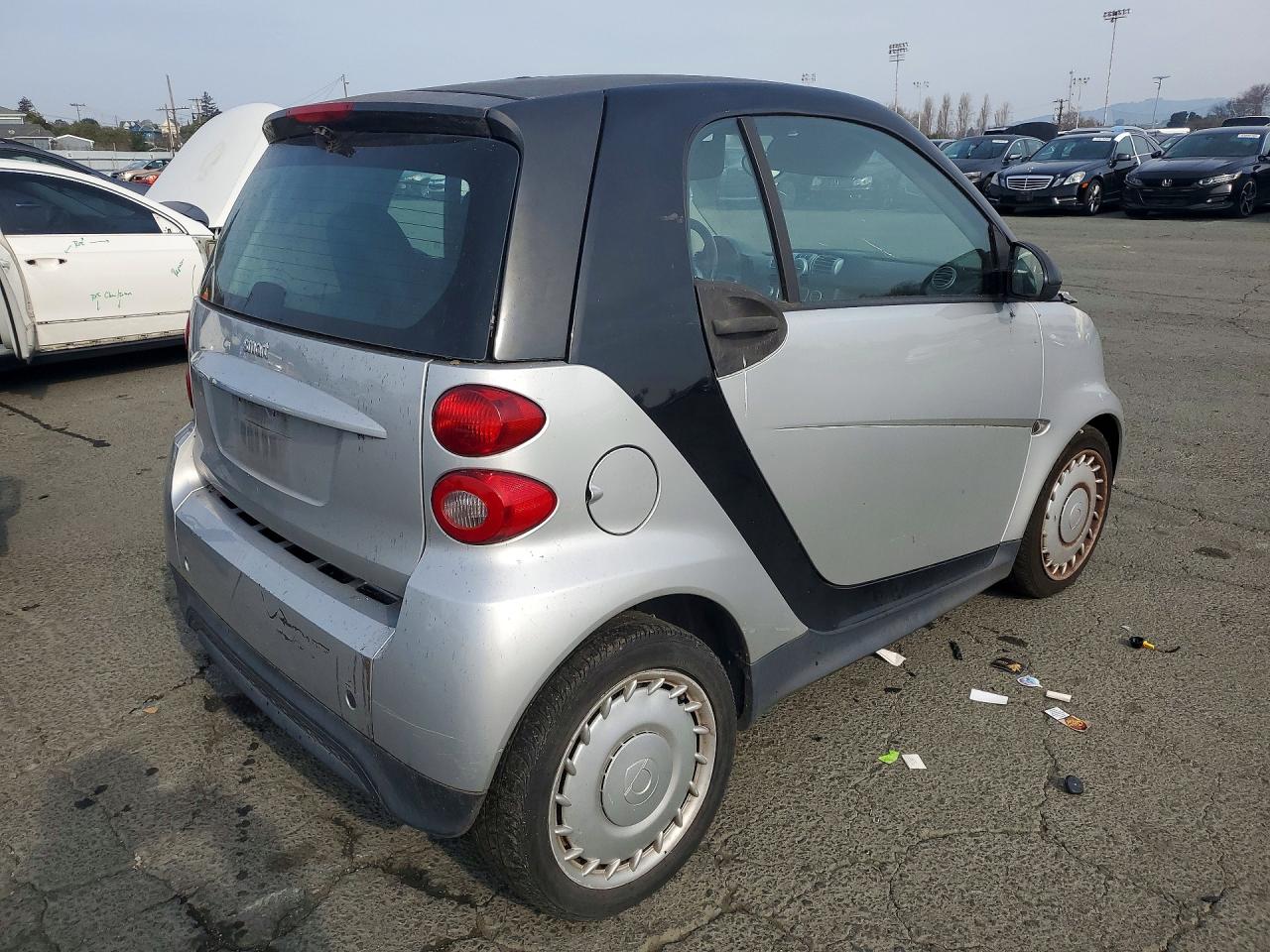 2013 Smart Fortwo VIN WMEEJ3BA1DK687060 photo 3