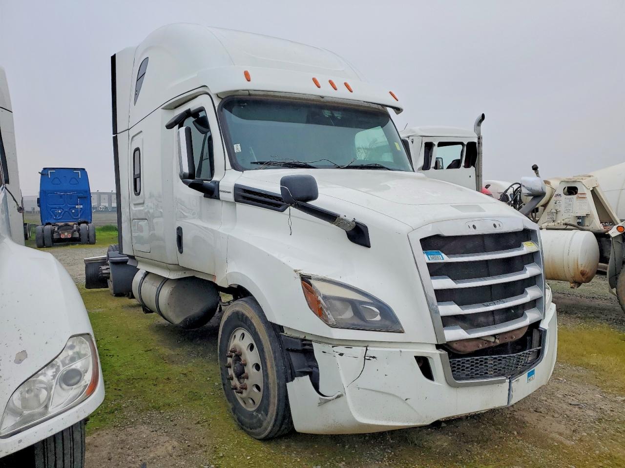 2020 FREIGHTLINER All other VIN 3AKJHHDR1LSLL9001 photo 1
