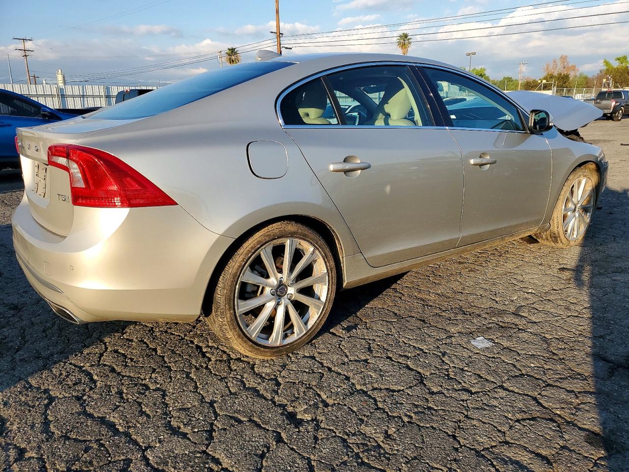 2018 Volvo S60 VIN LYV402HK6JB173772 photo 3