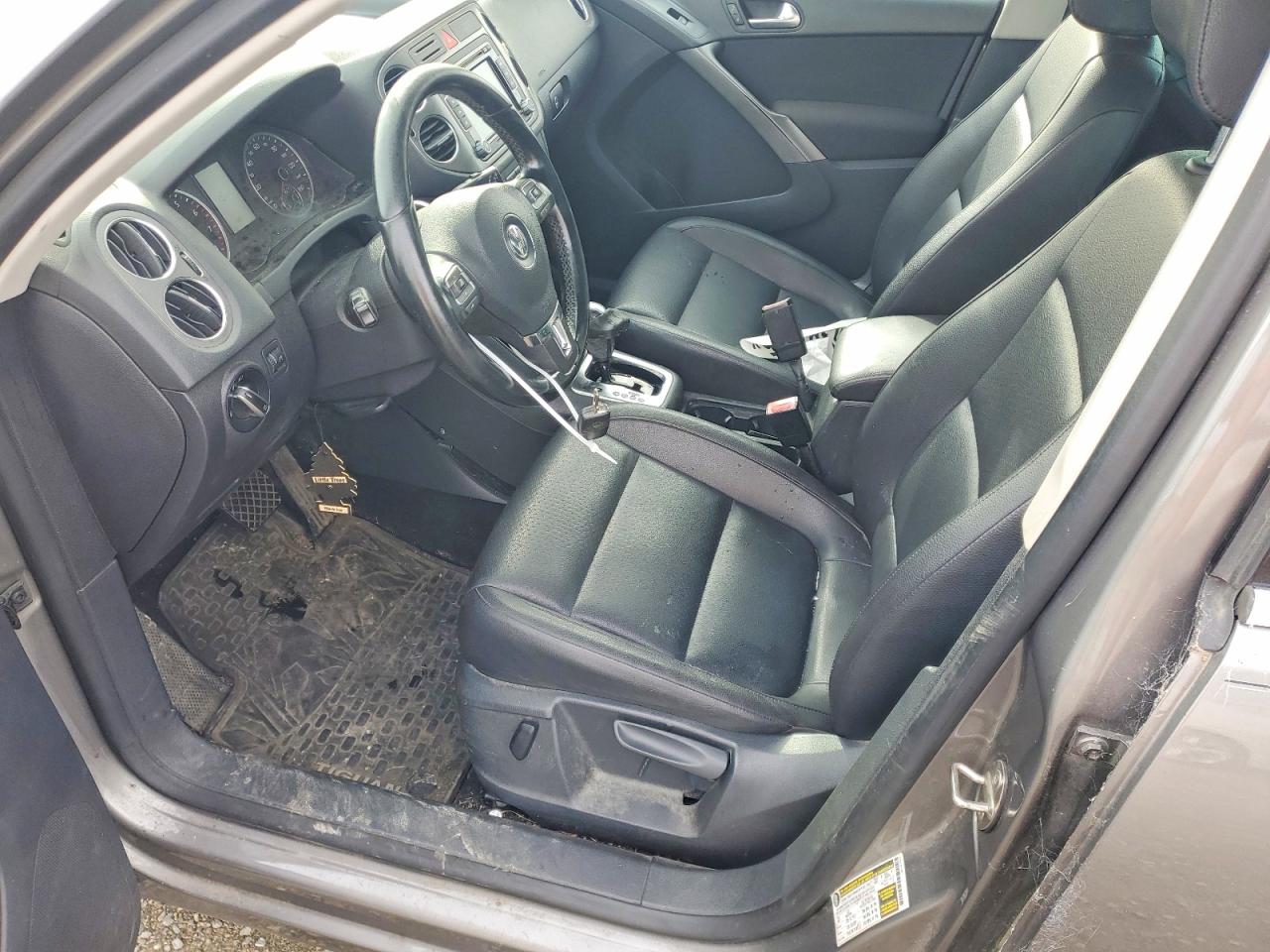 2011 Volkswagen Tiguan VIN WVGBV7AX1BW552908 photo 7