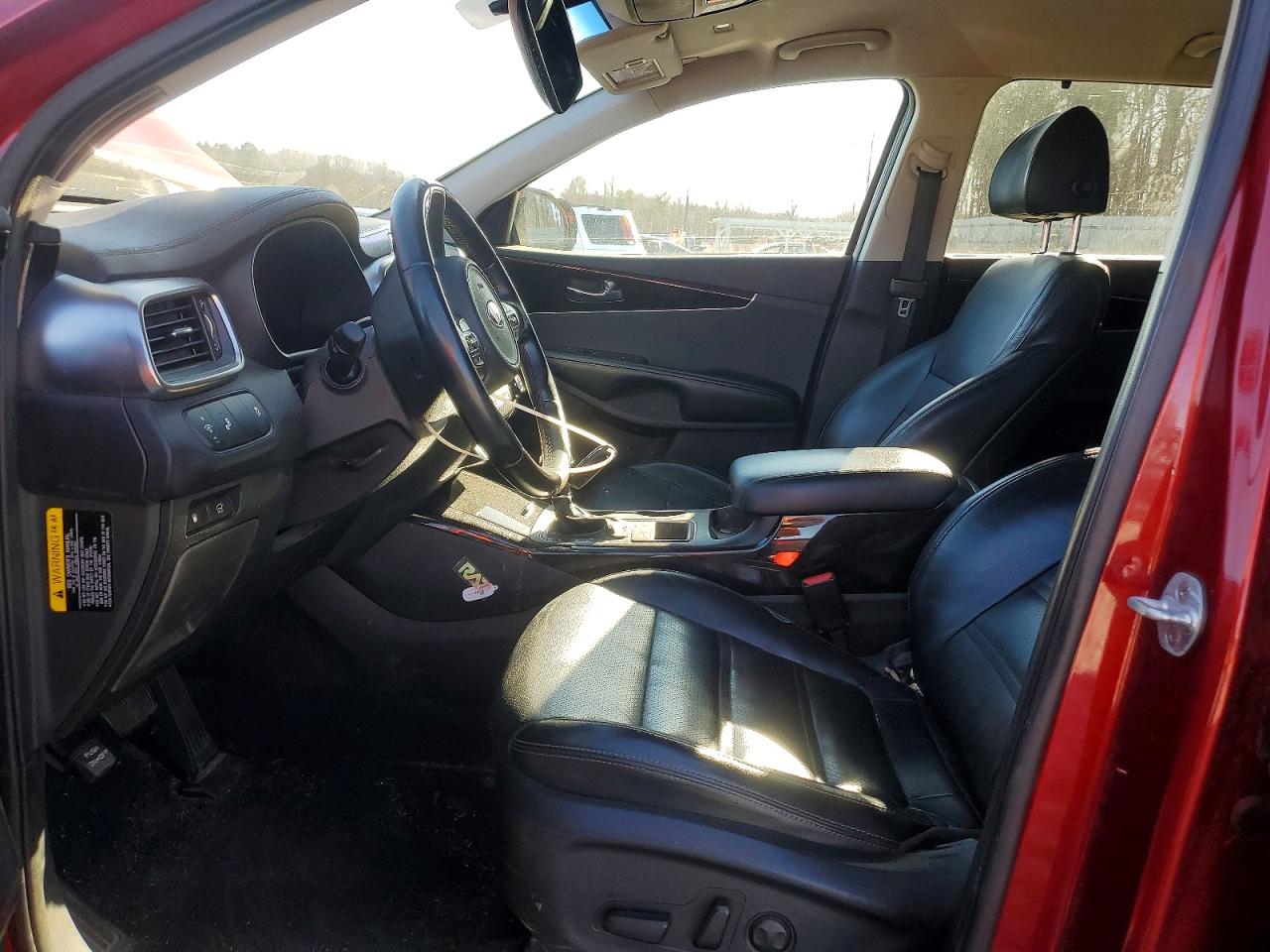 2018 Kia Sorento VIN 5XYPH4A58JG398109 photo 7
