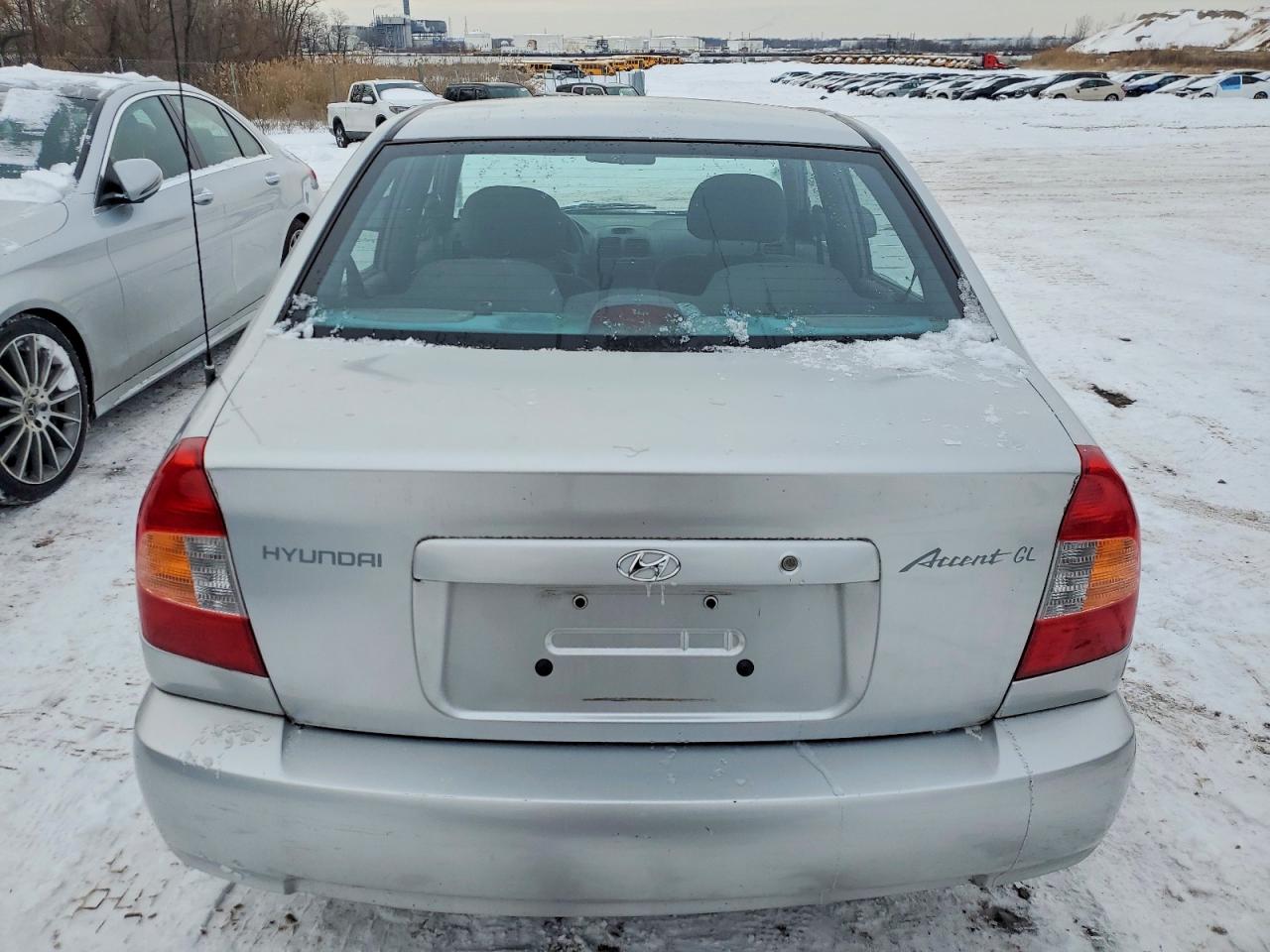 2002 Hyundai Accent VIN KMHCG45C02U325127 photo 6