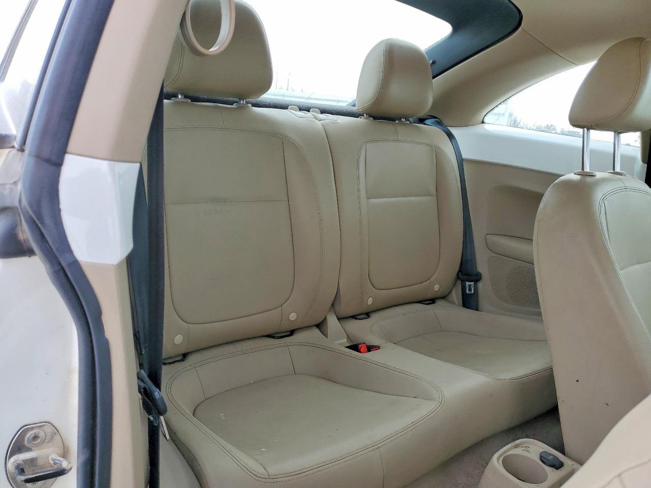 2013 Volkswagen Beetle VIN 3VWJP7AT1DM624424 photo 10