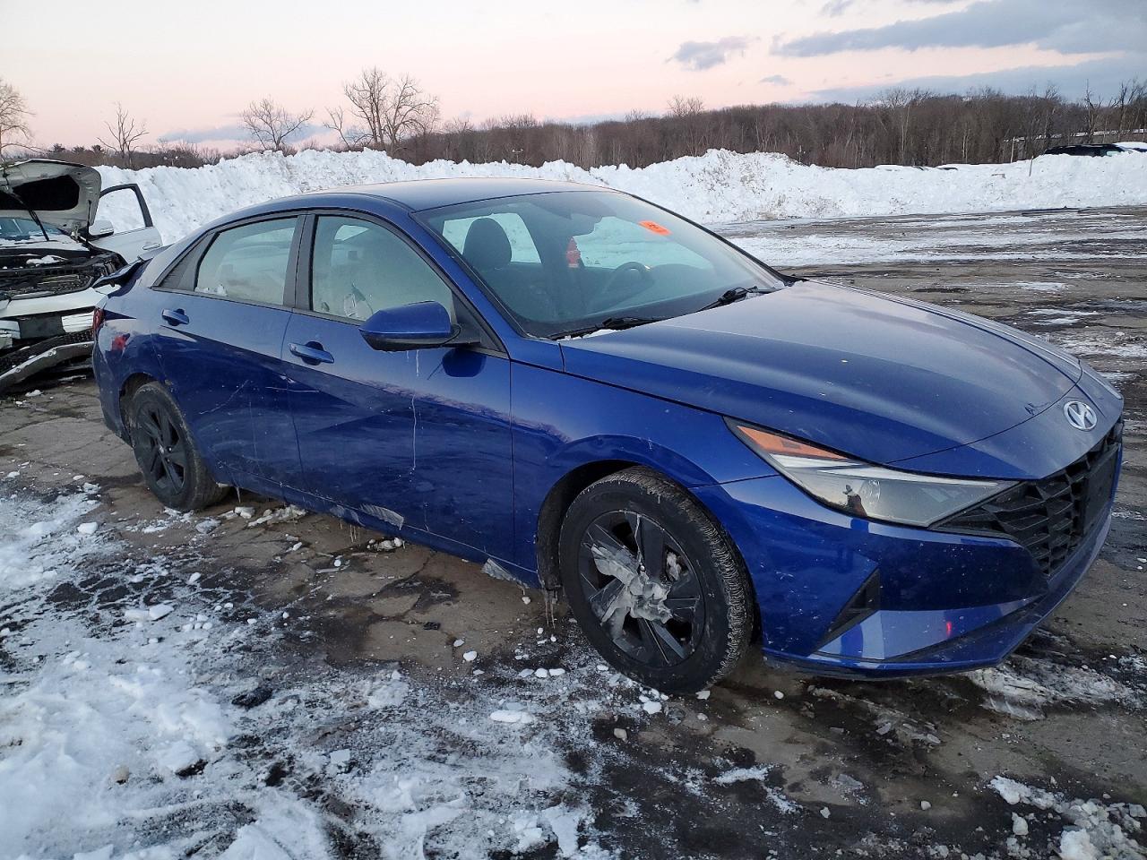 2023 Hyundai Elantra VIN 5NPLM4AG1PH104871 photo 4
