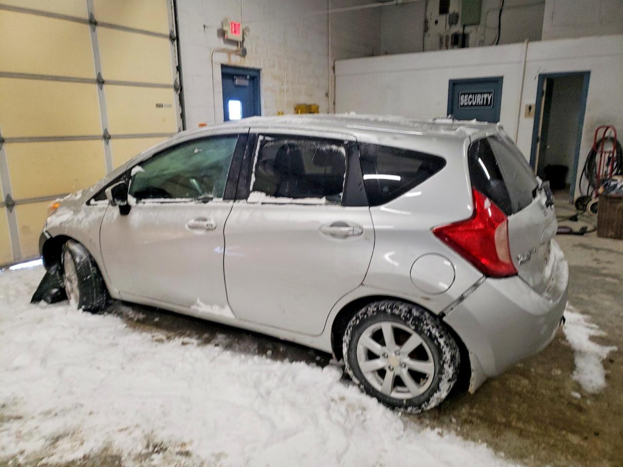 2015 NISS Versa VIN 3N1CE2CPXFL428823 photo 2