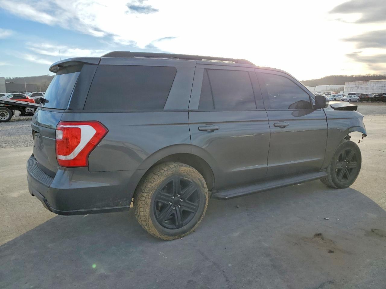 2018 Ford Expedition VIN 1FMJU1JT8JEA69302 photo 3