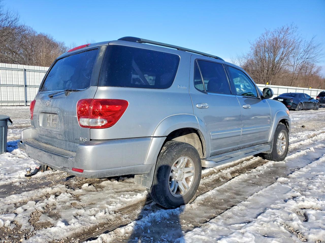 2005 Toyota Sequoia VIN 5TDZT34A85S244552 photo 3