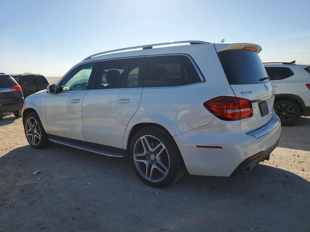 2017 Mercedes-Benz Gls-class VIN 4JGDF7DE6HA879634 photo 2