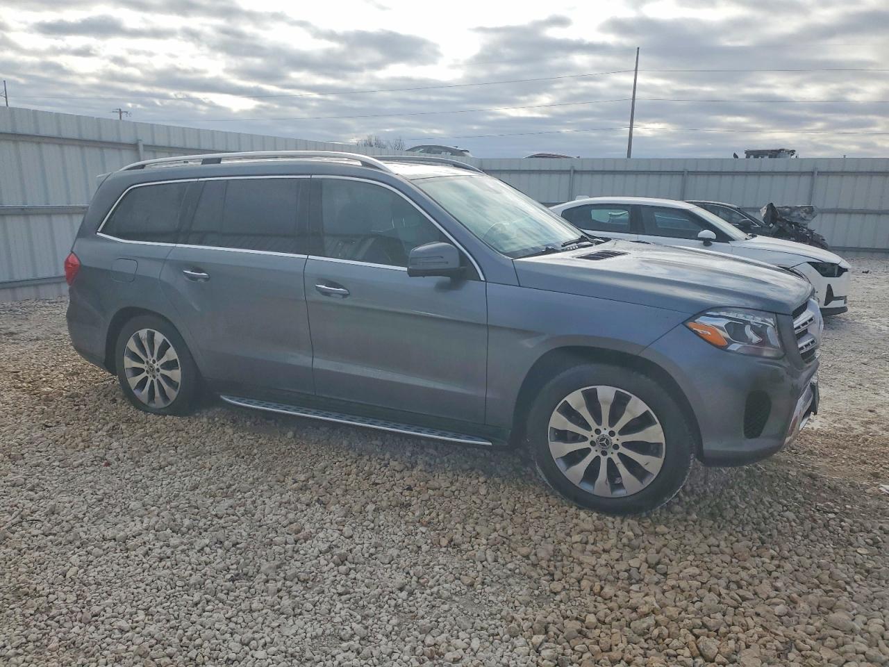2017 Mercedes-Benz Gls-class VIN 4JGDF6EE6HA981041 photo 4