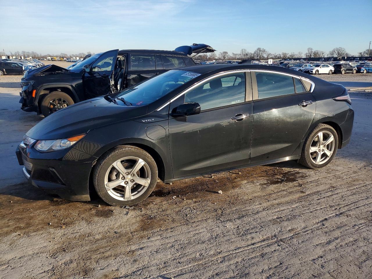 2018 CHEV Volt VIN 1G1RC6S55JU113410 photo 1