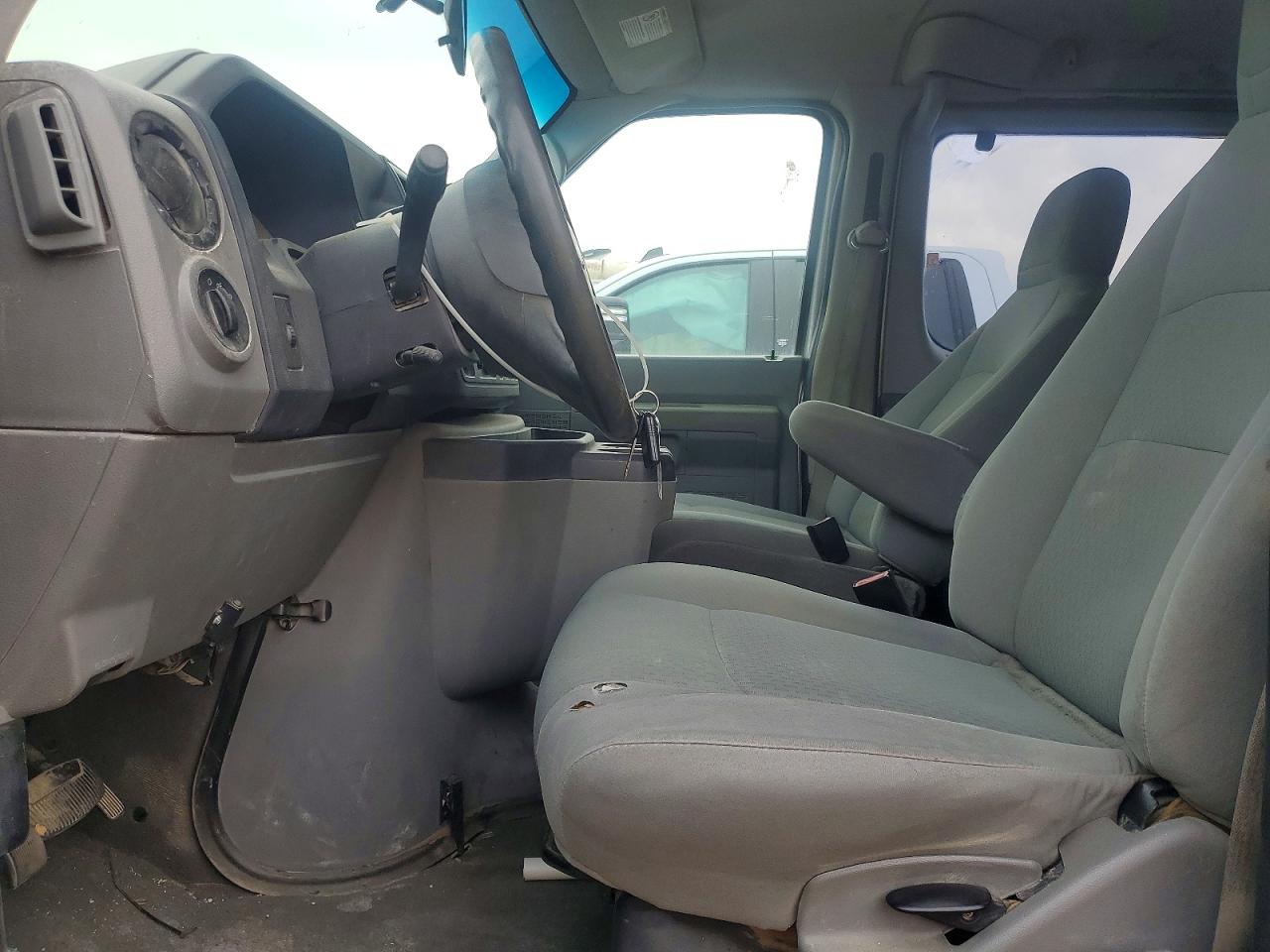 2009 Ford All models VIN 1FBNE31L59DA53160 photo 7