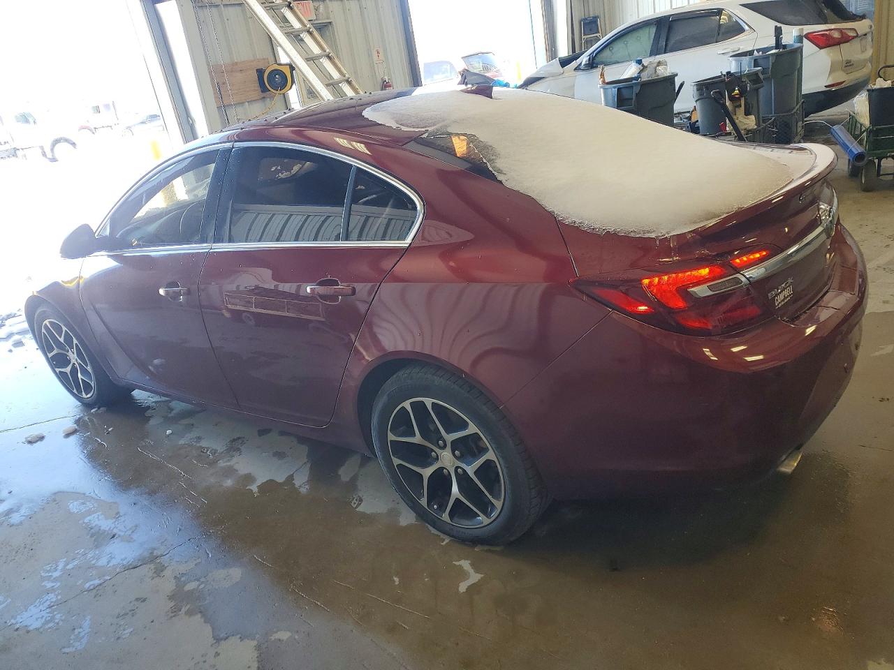 2016 Buick Regal VIN 2G4G35EX0G9199555 photo 2