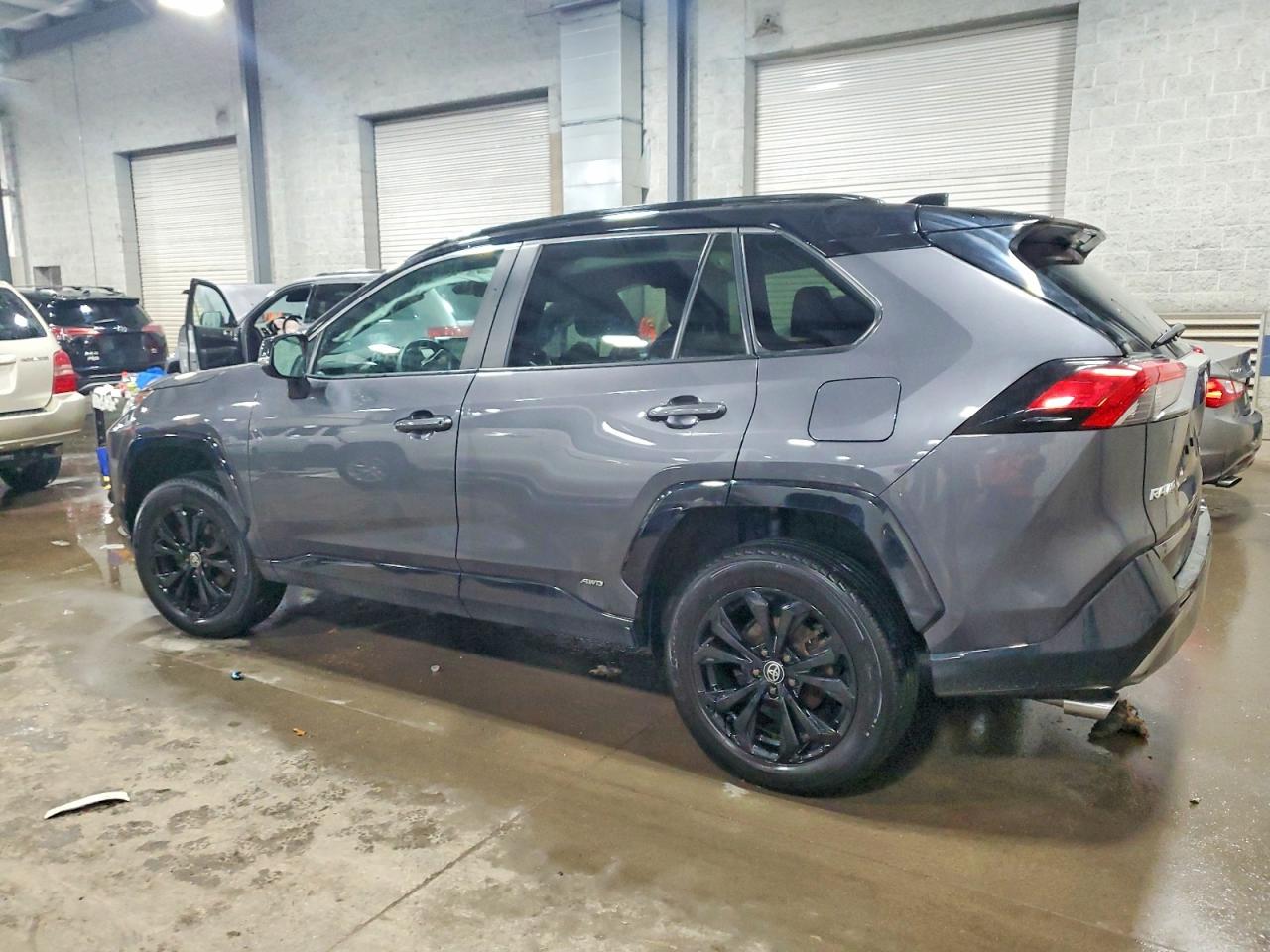 2022 Toyota Rav4 VIN 2T3E6RFV3NW030639 photo 2