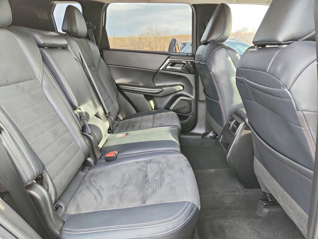 2024 MITSUBISHI Outlander VIN JA4J4VA84RZ036223 photo 11