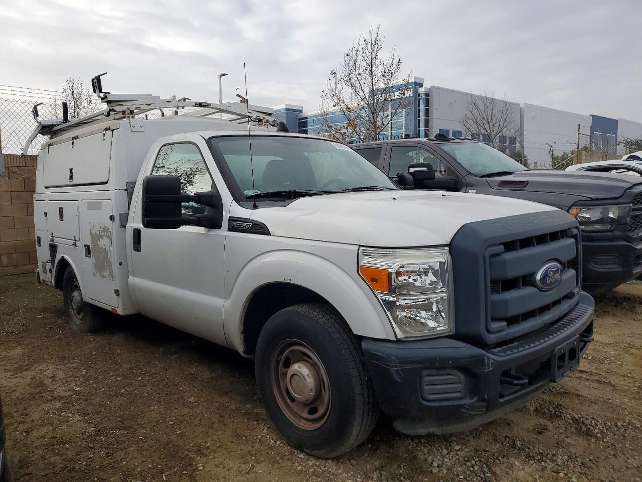 2013 Ford F350 VIN 1FDRF3A68DEB92654 photo 4