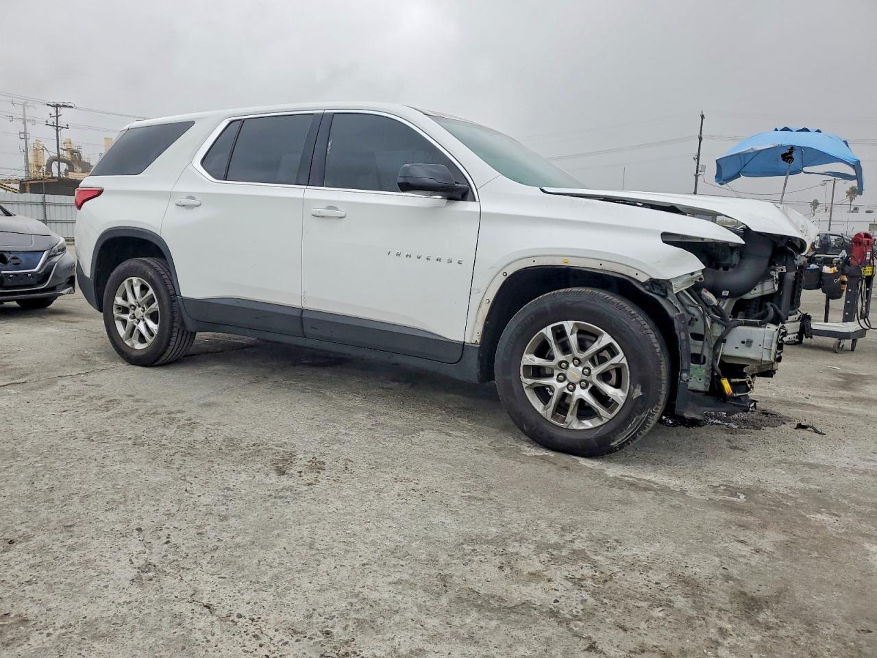 2018 Chevrolet Traverse VIN 1GNERFKW0JJ118178 photo 4