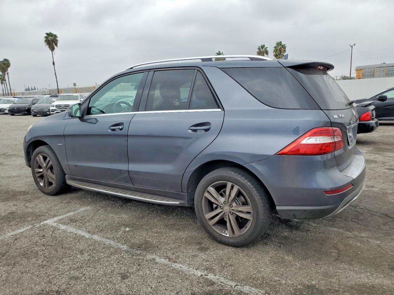 2012 Mercedes-Benz M-class VIN 4JGDA5HB0CA020518 photo 2
