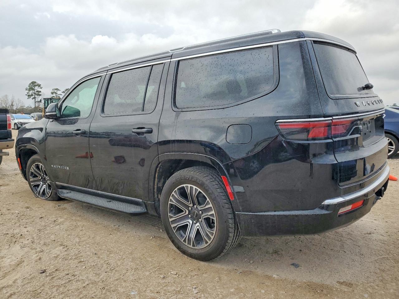 2025 Jeep Wagoneer VIN 1C4SJVAP7SS505104 photo 2
