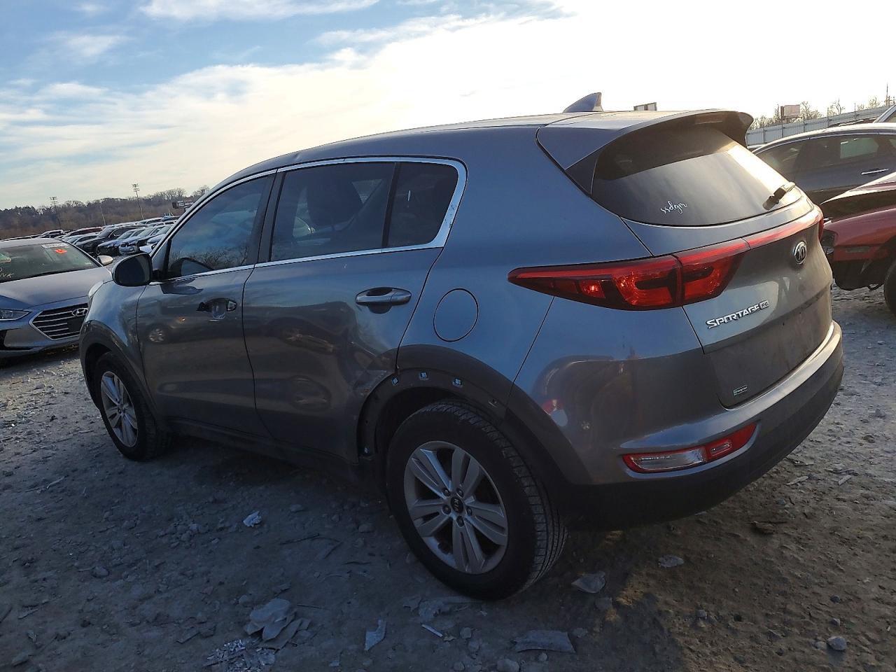2017 Kia Sportage VIN KNDPM3AC0H7171976 photo 2
