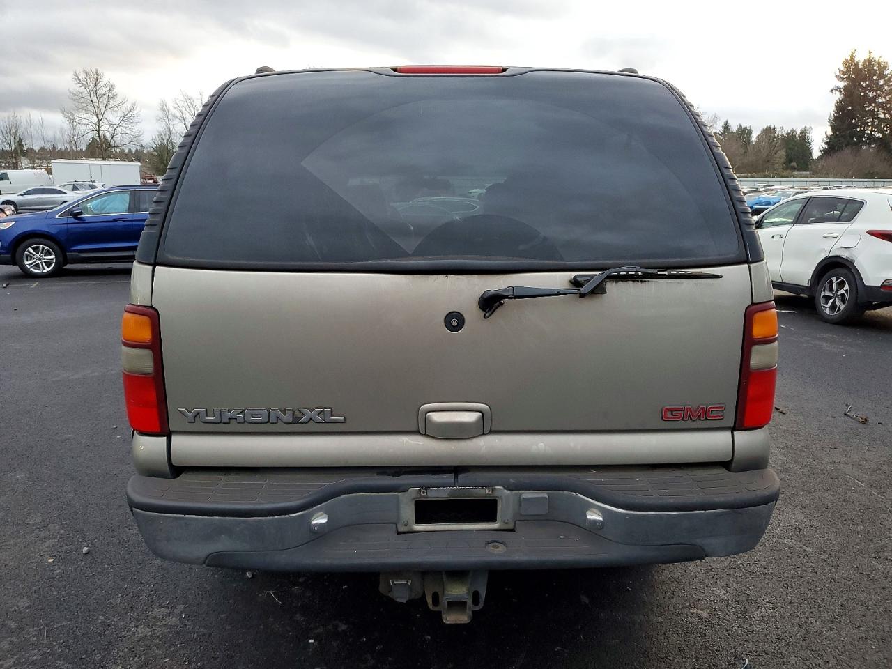 2000 GMC Yukon VIN 3GKFK16T1YG139965 photo 6