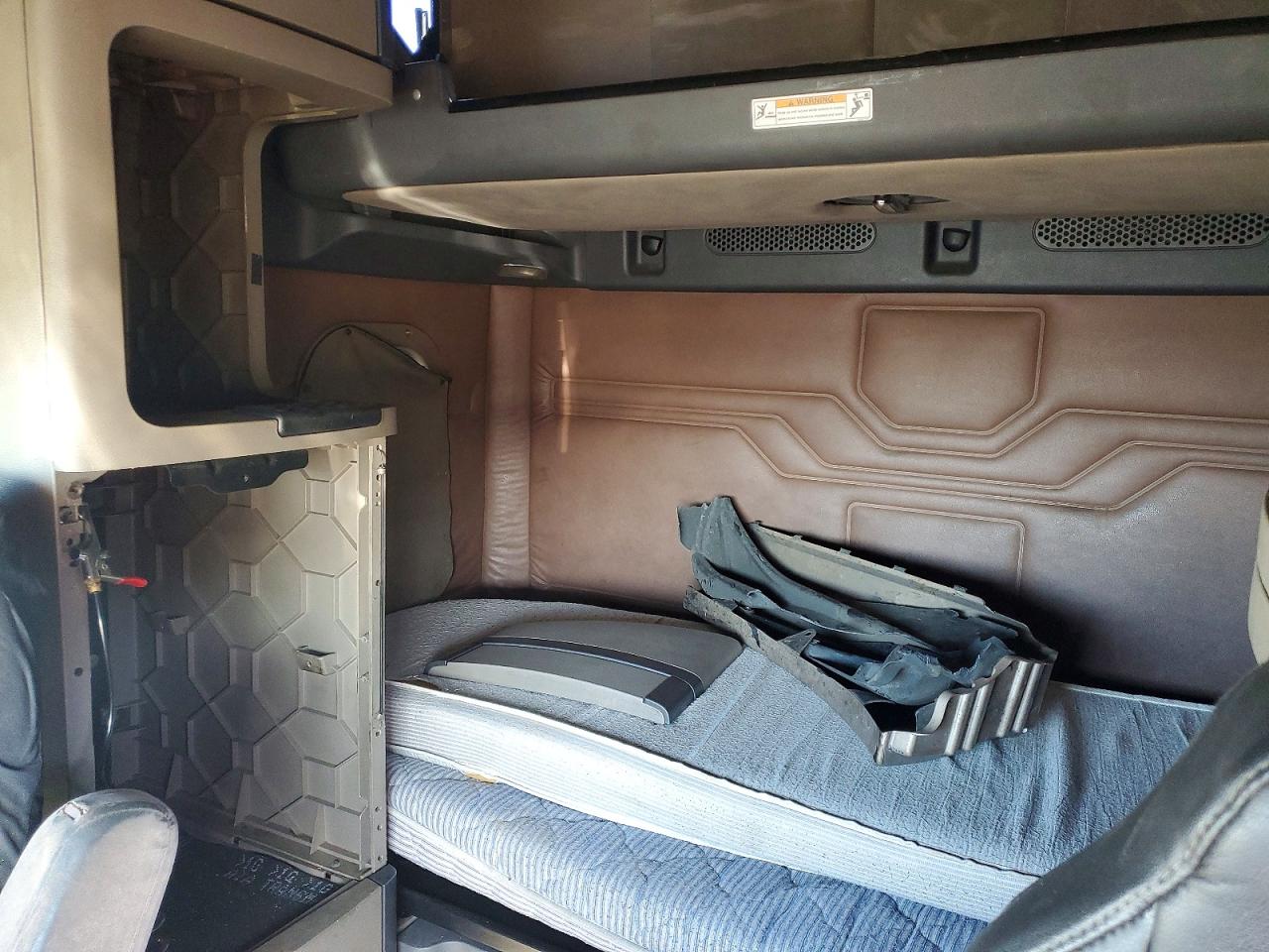 2009 FREIGHTLINER All models VIN 1FUJGLDR29LAL8539 photo 6