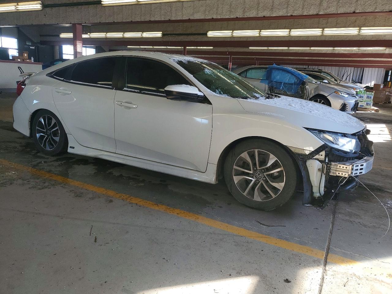 2018 Honda Civic VIN 2HGFC1E59JH700240 photo 4