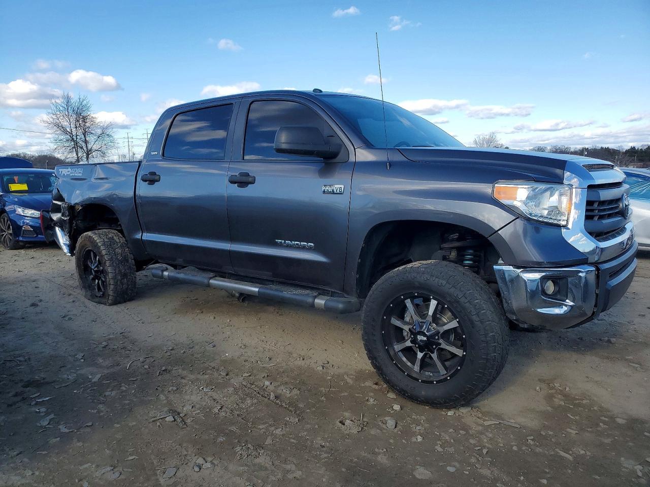 2015 Toyota Tundra VIN 5TFDY5F11FX483635 photo 4