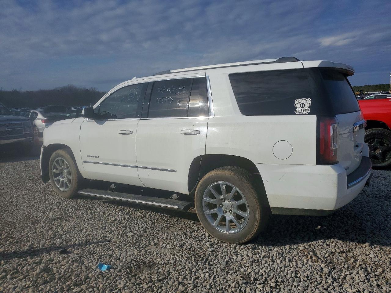 2016 GMC Yukon VIN 1GKS2CKJ2GR108513 photo 2