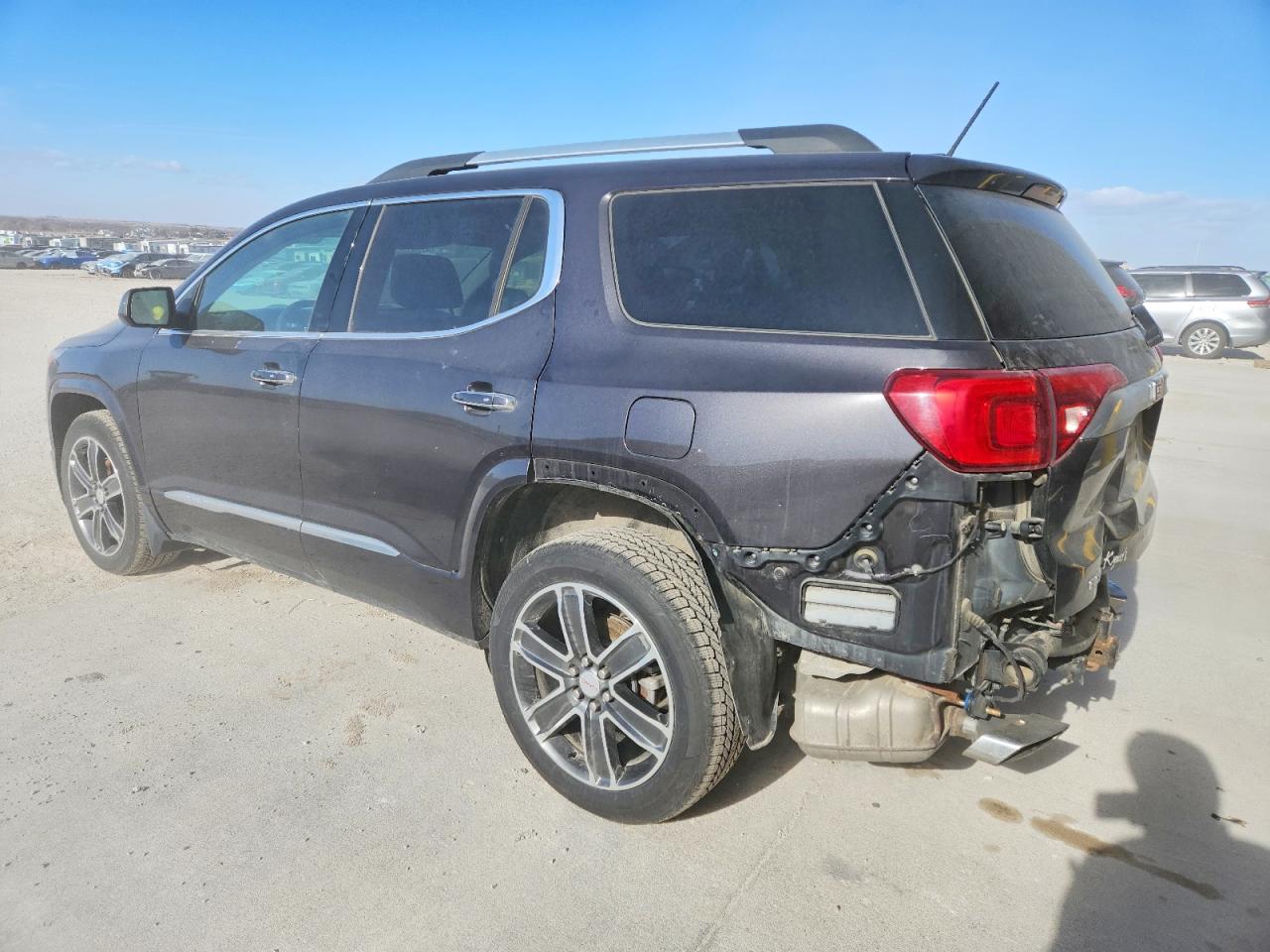 2018 GMC Acadia den VIN 1GKKNXLS7JZ158840 photo 2