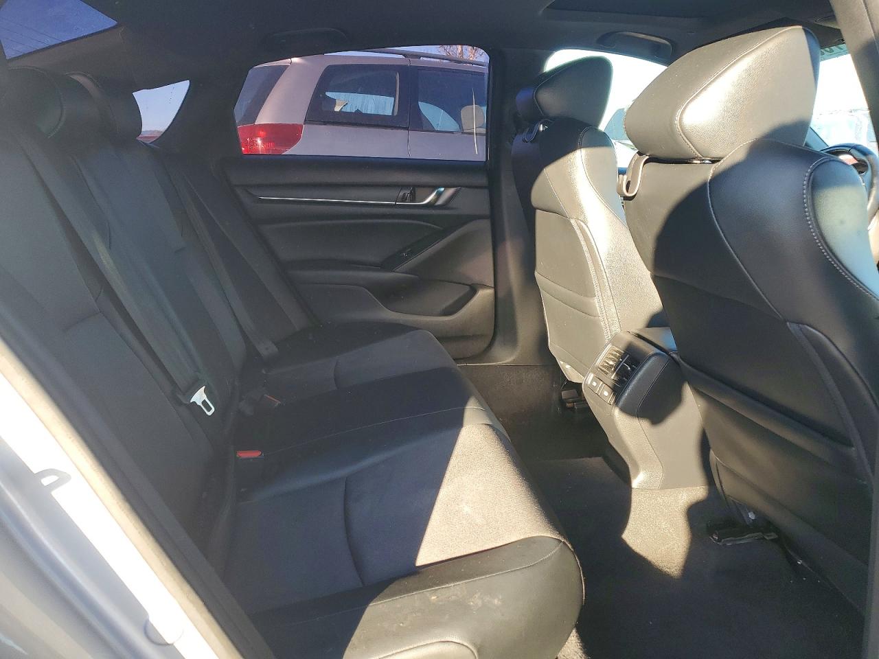 2022 Honda Accord VIN 1HGCV2F39NA004529 photo 10