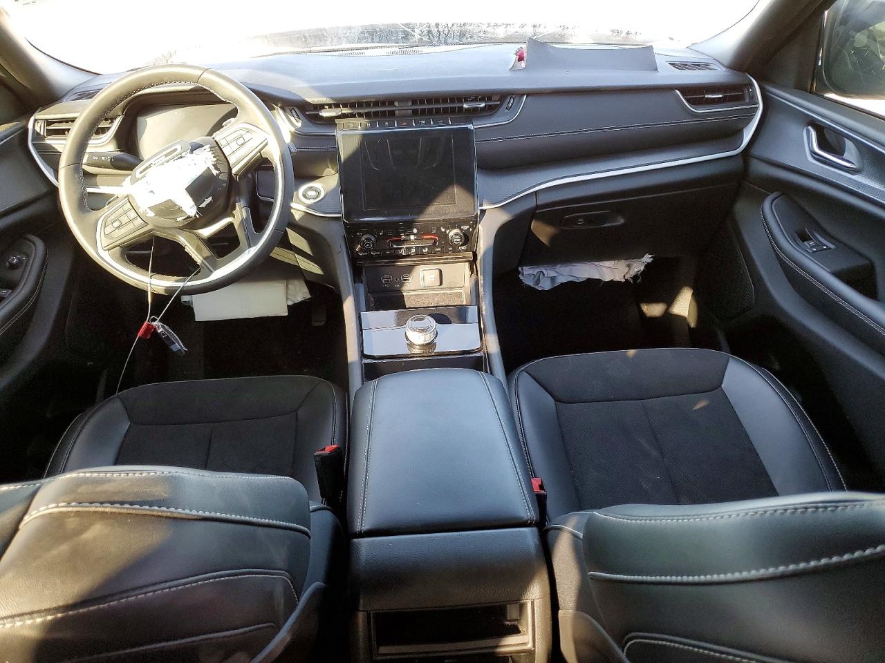 2024 Jeep Grand cher VIN 1C4RJHAG6R8528221 photo 8
