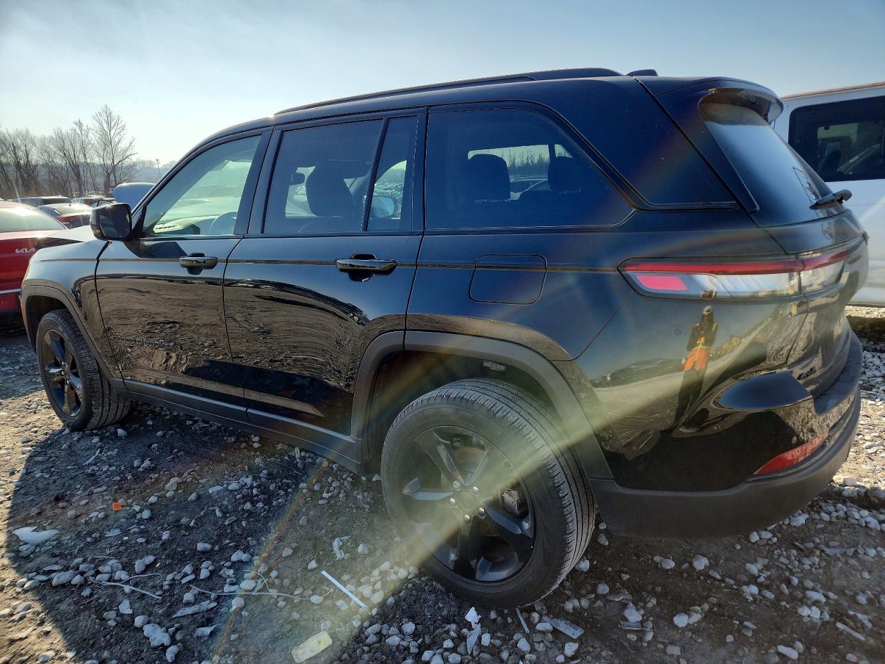 2024 Jeep Grand cher VIN 1C4RJHBG2RC683828 photo 2