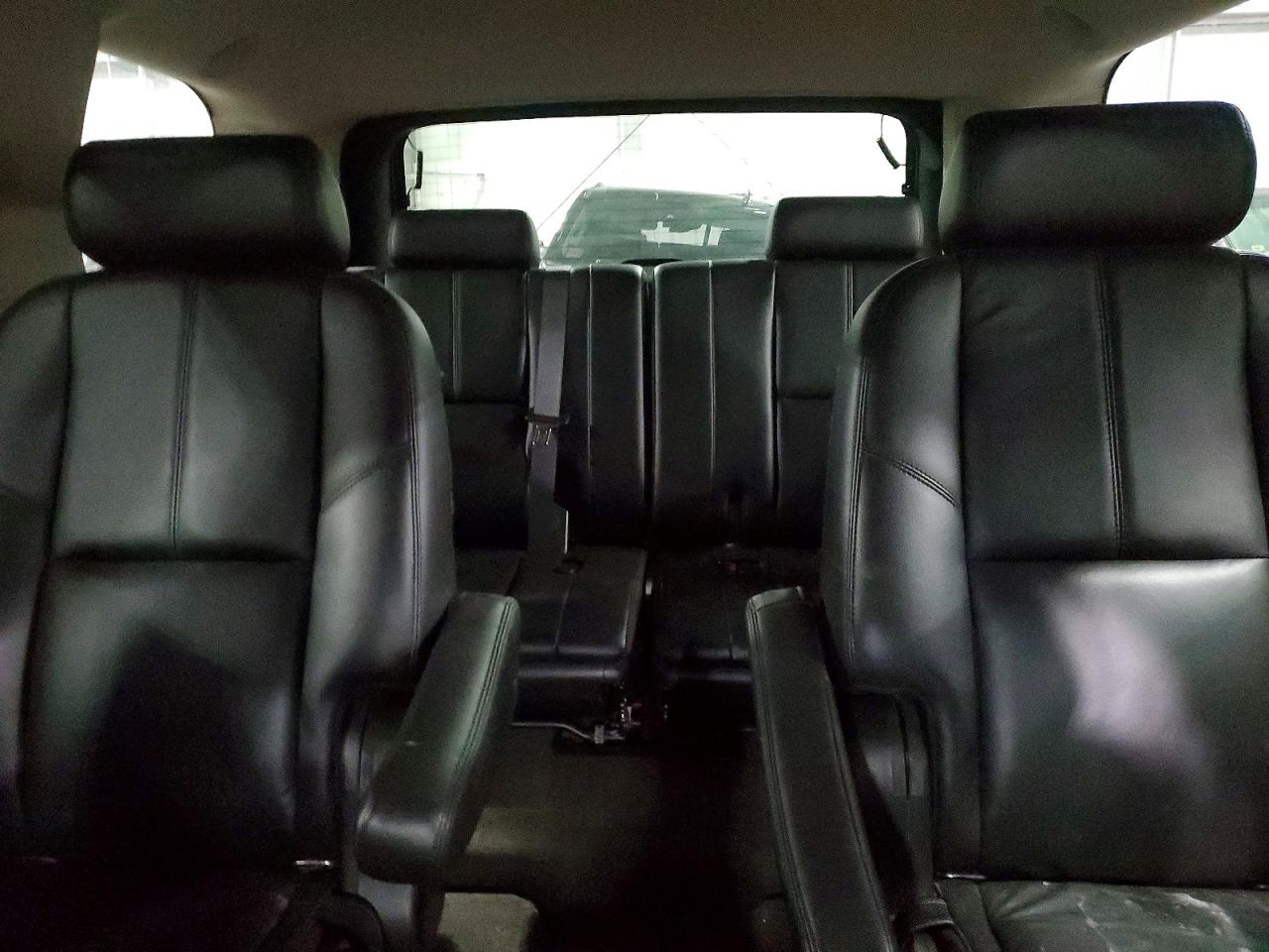 2010 Chevrolet Tahoe VIN 1GNUKBE08AR188657 photo 10