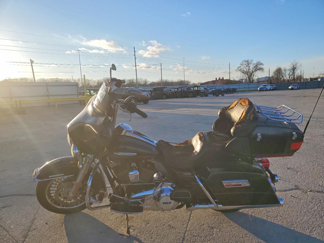 2011 HARLEY Fl VIN 1HD1KEM17BB649508 photo 3