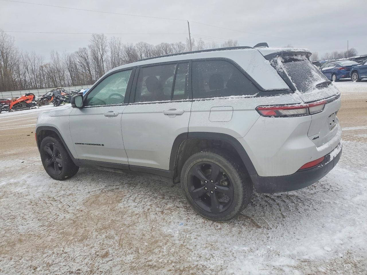 2024 Jeep Grand cher VIN 1C4RJHBGXR8944383 photo 2