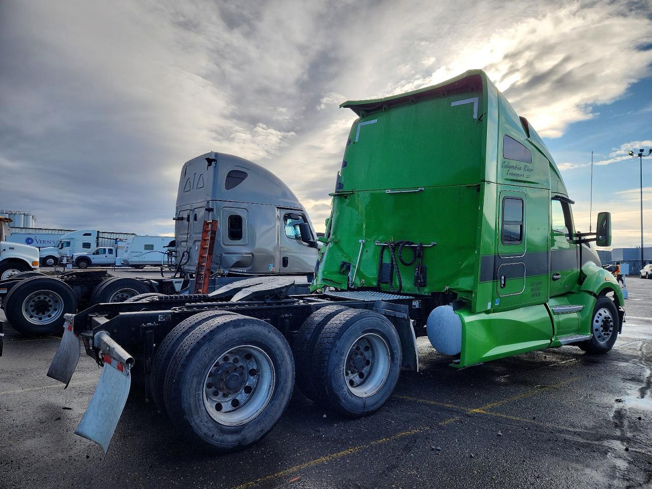 2017 KENWORTH All models VIN 1XKYDP9XXHJ166827 photo 4