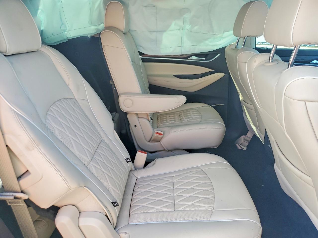 2023 Buick Enclave VIN 5GAERDKW3PJ135127 photo 10