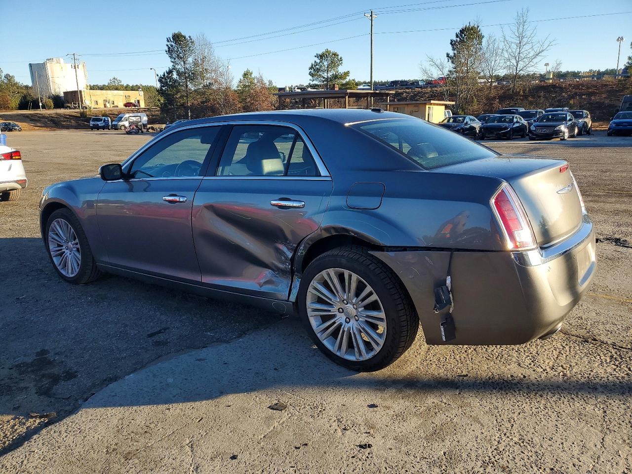 2011 Chrysler 300 VIN 2C3CA6CTXBH559738 photo 2