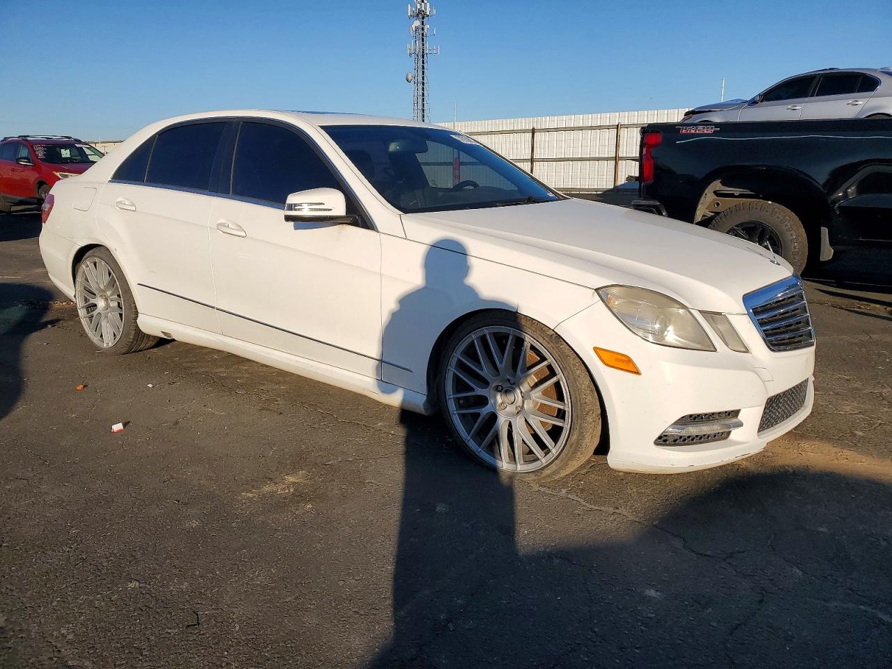 2013 Mercedes-Benz E-class VIN WDDHF5KB1DA665363 photo 4