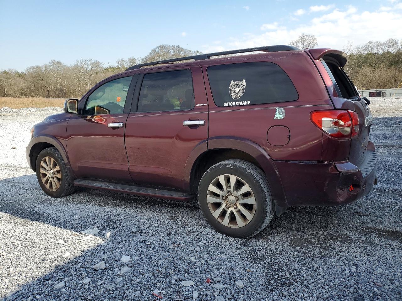 2011 Toyota Sequoia VIN 5TDKY5G15BS035856 photo 2