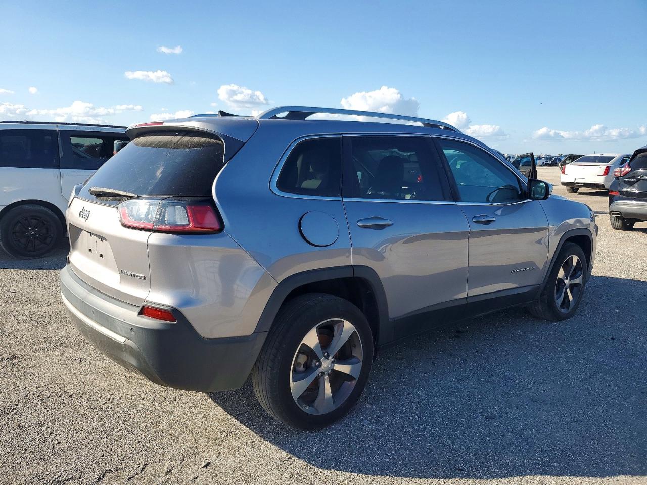 2019 Jeep Grand cher VIN 1C4PJLDB8KD123243 photo 3