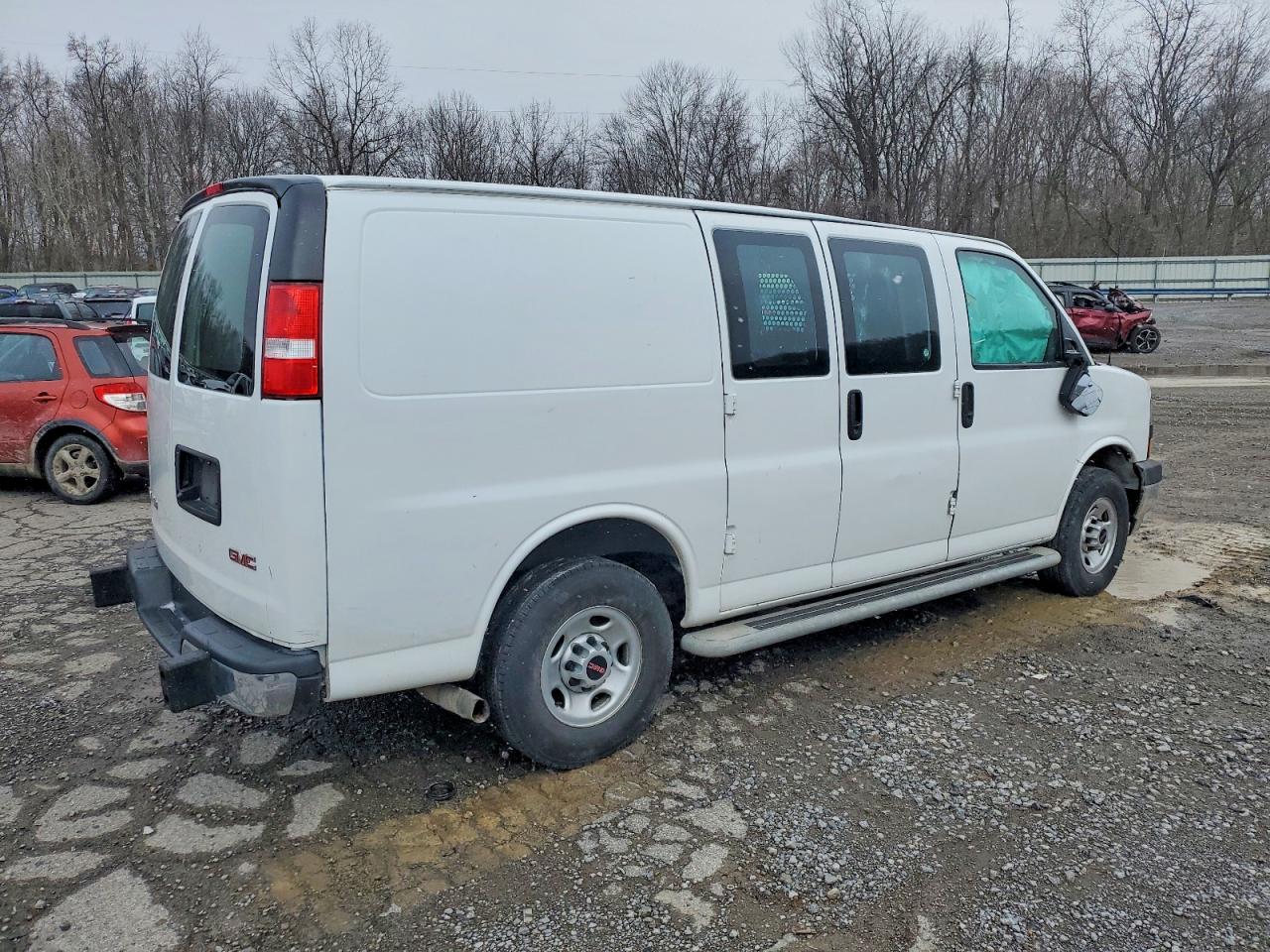 2022 GMC Savana VIN 1GTW7AFP5N1168380 photo 3