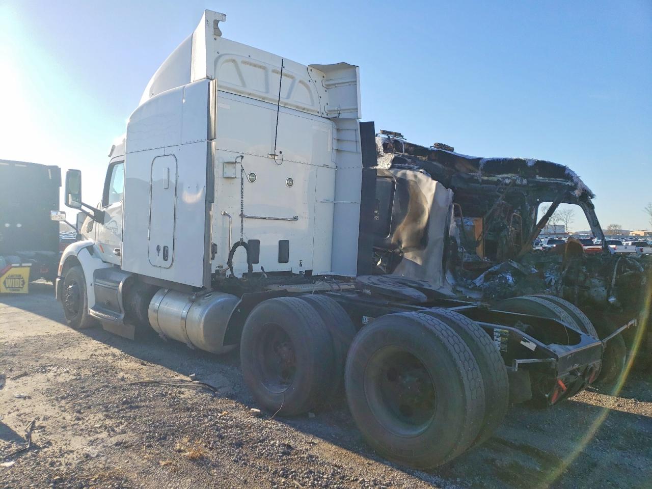 2018 PETERBILT All models VIN 1XPBDP9X4JD452483 photo 3