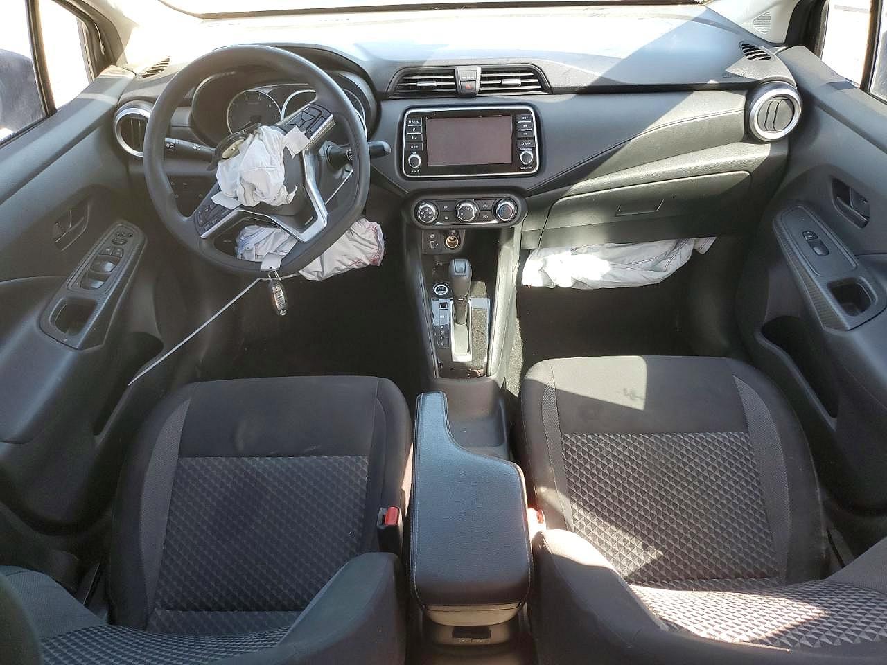 2020 Nissan Versa VIN 3N1CN8DV7LL865352 photo 8