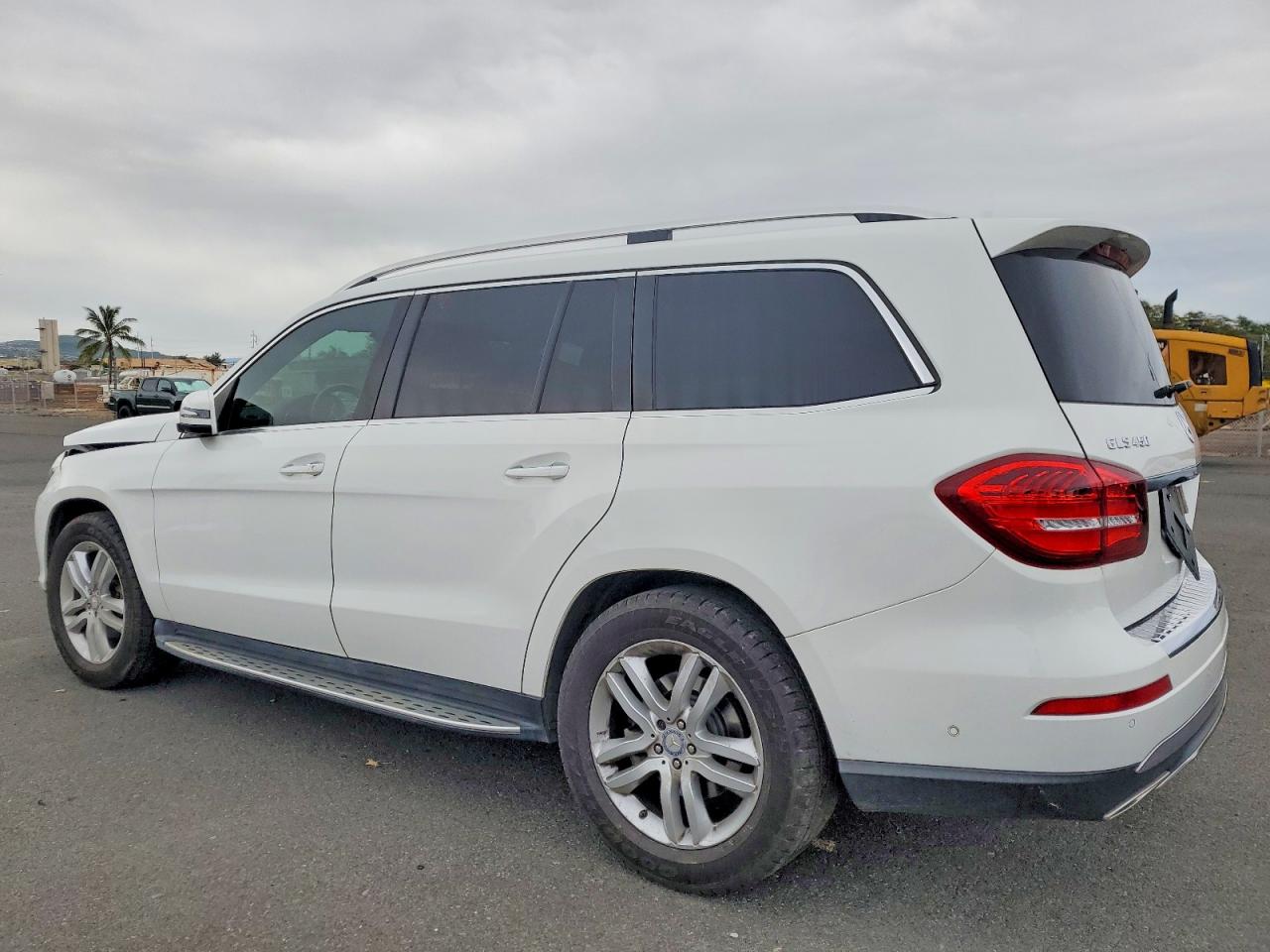 2017 Mercedes-Benz Gls-class VIN 4JGDF6EE0HA785435 photo 2